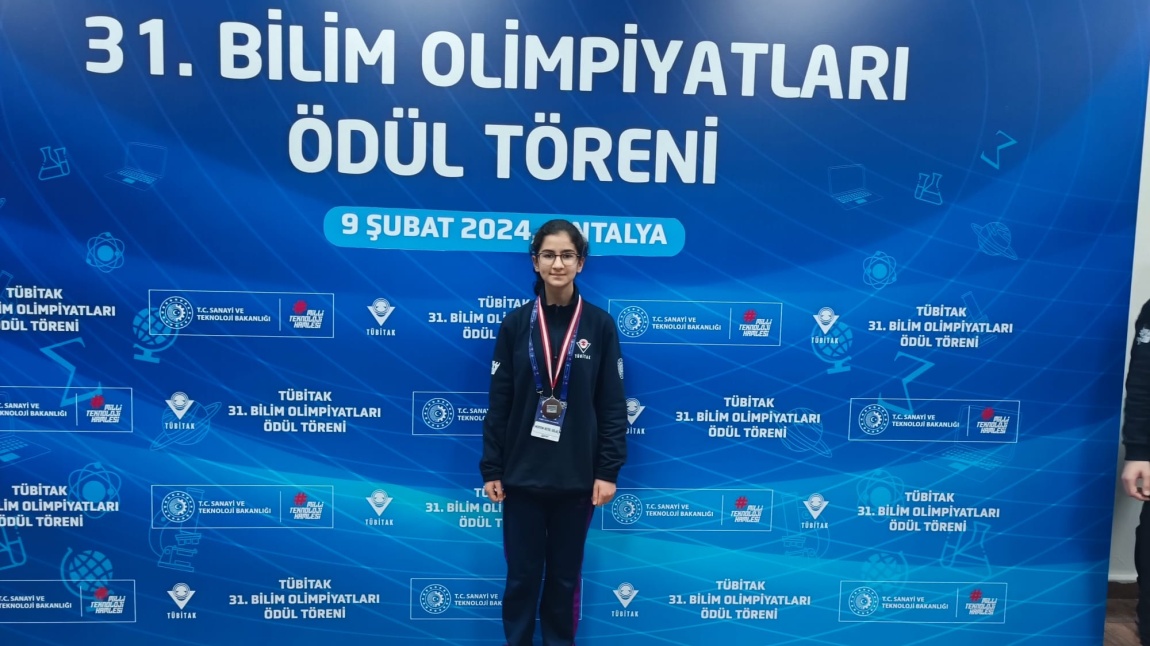 Okulumuz 7. Sınıf Öğrencisi  Meryem Betül Gülaç Türkiye Geneli TÜBİTAK  Matematik Yarışmasında 2. Oldu.